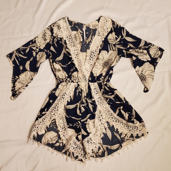 ILLA ILLA Pants - Illa illa navy blue lace trimmed floral romper m